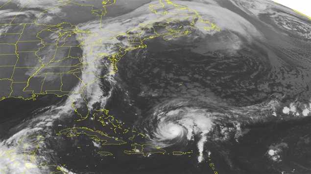 Esta imágen satelital del 15 octobre muestra el huracán Gonzalo en El Caribe y desplazandose hacia el noroeste. 
