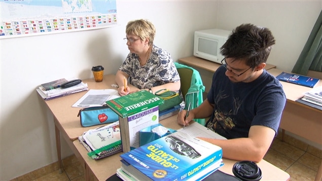 Une classe d'alphabétisation. Une classe d'alphabétisation.