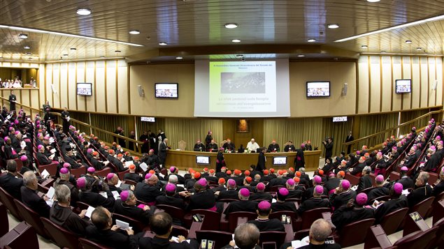 Le pape François dirigeant le synode extraordinaire sur la famille
