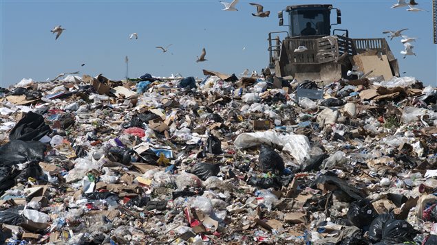 Des déchets à perte de vue dans nos dépotoirs modernes Des déchets à perte de vue dans nos dépotoirs modernes