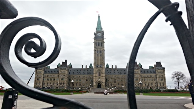 Le parlement d'Ottawa, au lendemain de l'attaque armée. (23-10-14)