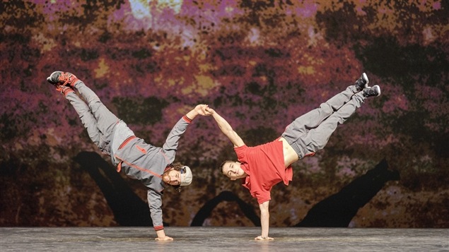 Une image du spectacle <i>Red Bull Flying Bach</i> Une image du spectacle <i>Red Bull Flying Bach</i>