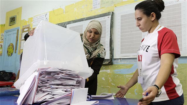 DÃ©pouillement des bulletins de vote Ã  Tunis