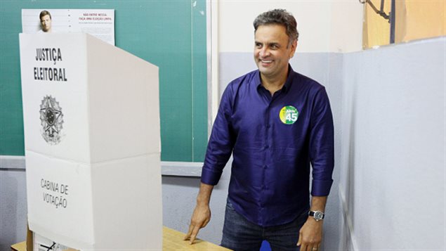 Aecio Neves después de su votación en Belo Horizonte, Brasil este domingo 26 de octubre 2014.