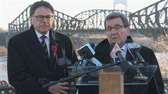 Les maires de Lévis et de Québec, Gilles Lehouillier et Régis Labeaume. Les maires de Lévis et de Québec, Gilles Lehouillier et Régis Labeaume.