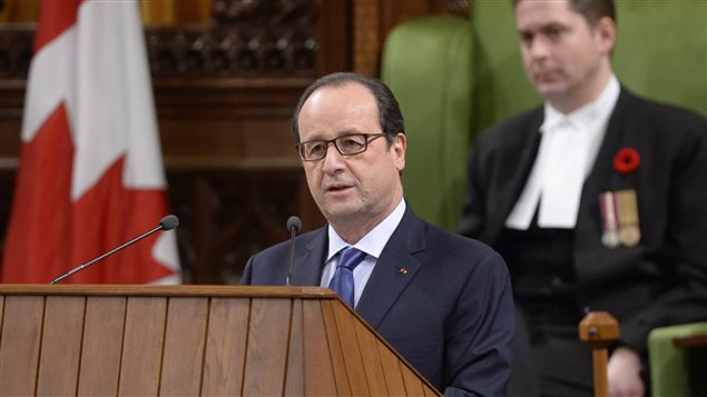 الرئيس الفرنسي فرانسوا هولاند ملقياً خطابه اليوم في مجلس العموم الكندي