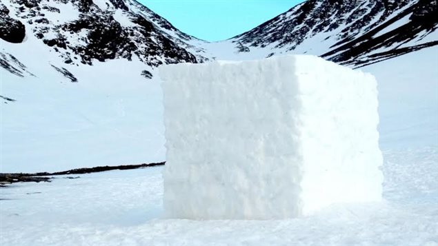 Cubo de nieve del proyecto Nada es para siempre de Santiago Leal