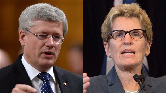 Le premier ministre canadien, Stephen Harper, et son homologue ontarienne, Kathleen Wynne