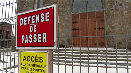 Premier dimanche sans messe à la cathédrale - Radio-Canada