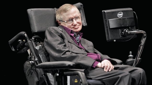 Le scientifique britannique Stephen Hawking qui s'exprime par l'intermédiaire d'un ordinateur en raison d'une sclérose latérale amyotrophique, déclare que nos machines intelligentes pouvait technique évoluer rapidement, et éventuellement dépasser l'humanité.