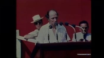 1976年，加拿大前总理特鲁多访问古巴。