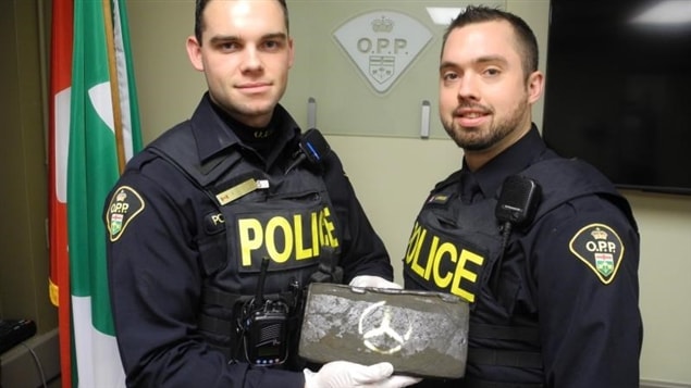 شرطة اونتاريو تبحث عن شخص نسي قطعة من الحشيشة في سيّارة مستأجرة