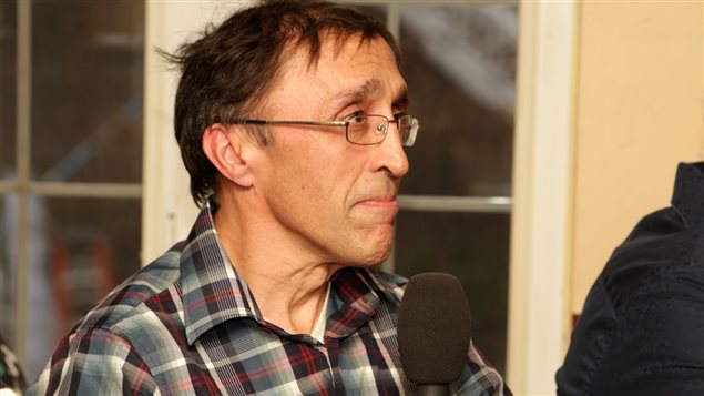 Pierre Gauthier que Boucar Diouf remercie pour tout ce qu'il a fait pour lui et pour beaucoup d’autres, à qui il a ouvert sa porte pendant les Fêtes. Pierre Gauthier que Boucar Diouf remercie pour tout ce qu'il a fait pour lui et pour beaucoup d’autres, à qui il a ouvert sa porte pendant les Fêtes.