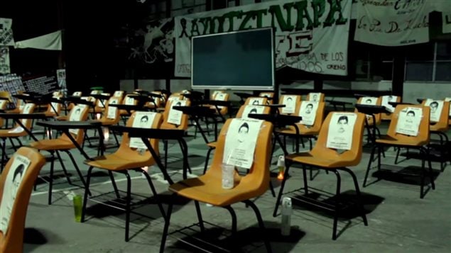 Los padres de los estudiantes desaparecidos en Ayotzinapa siguen esperando claridad sobre el paradero de sus hijos. 