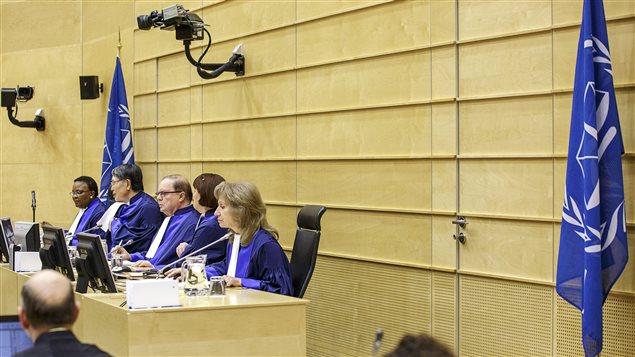 Los jueces de La Corte Penal Internacional en La Haya en el proceso del congolés Thomas Lubanga, diciembre 1,2014.