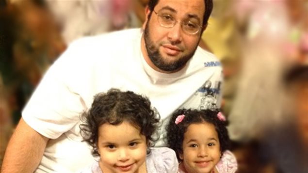 Khaled Al-Qazzaz fue liberado después de pasar año y medio tras las rejas, en Egipto