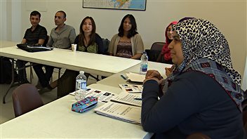 مهاجرون جدد في دروس اللغة الفرنسية والاندماج في المجتمع