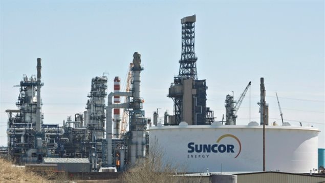 Refinería de Suncor en la ciudad de Edmonton, Alberta. 