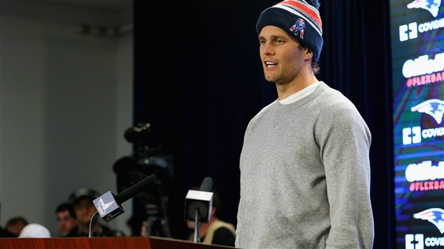 Le footballeur Tom Brady Le footballeur Tom Brady