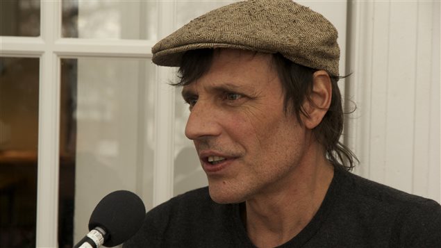 Le loup sort de sa tanière pour son nouvel album. Le loup sort de sa tanière pour son nouvel album.
