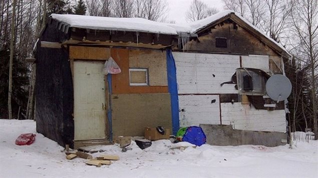 Casa de familia indígena en la reserva de Wasagamakc, situada a unos 600 kilómetros al norte de Winnipeg, provincia de Manitoba. 