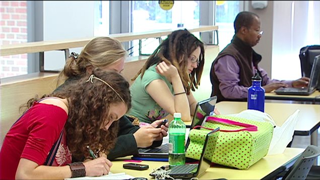 Le rapport estime que c’est à Toronto qu’il faut agir en priorité. Des campus satellites ailleurs en province pourraient suivre.