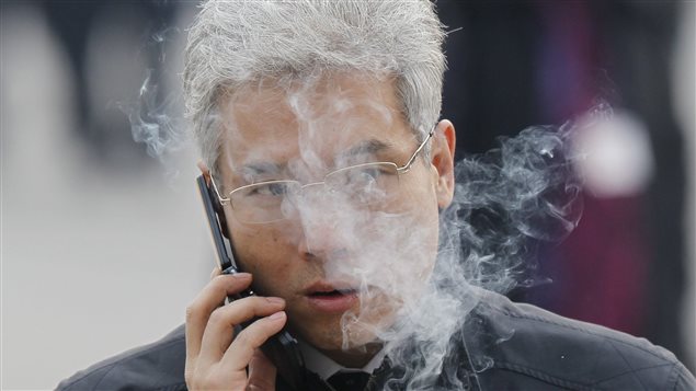 El cerebro de los fumadores envejece más rápido.