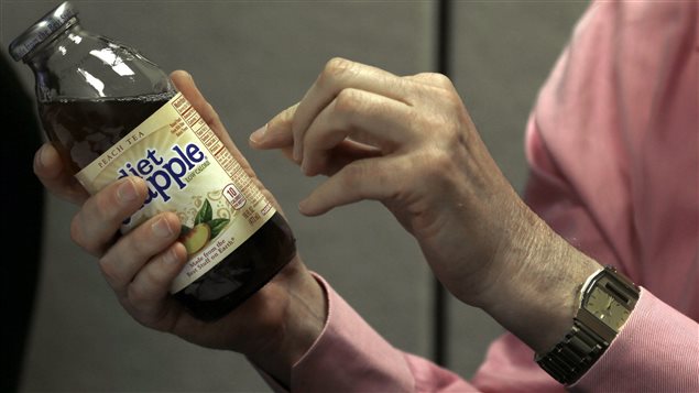 仔细阅读食品商标，避免被误导