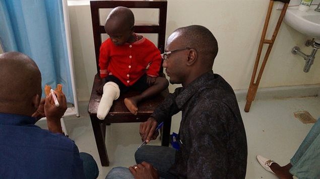 El diseño canadiense da nueva vida a los niños en Uganda.