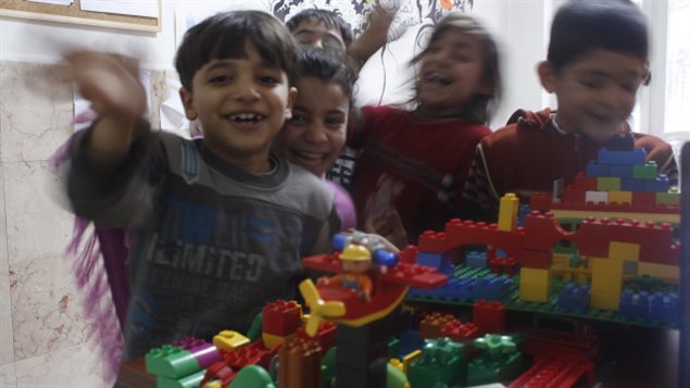 أطفال سوريّون في مركز "حلم سوري" في انطاكية
