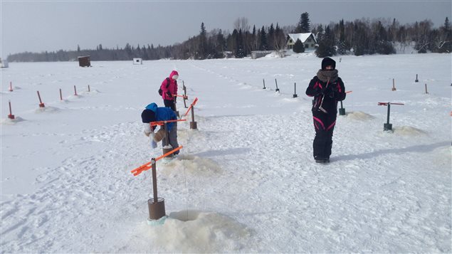 Les élèves et autres amateurs de pêche auront l'opportunité de pratiquer la pêche blanche au fjord du Saguenay dès le 16 janvier