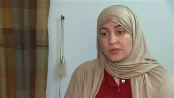رانيا العلول التي رفضت قاضية في محكمة كيبك الاستماع لدعواها لارتدائها الحجاب