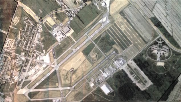 Aéroport de Saint-Hubert.