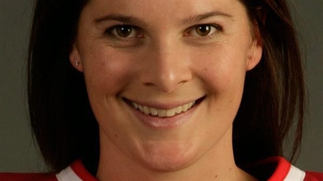 L’ancienne championne olympique de l’équipe de hockey féminine canadienne Jennifer Botterill est l'une des deux porte-paroles des Rendez-vous de la francophonie. L’ancienne championne olympique de l’équipe de hockey féminine canadienne Jennifer Botterill est l'une des deux porte-paroles des Rendez-vous de la francophonie.