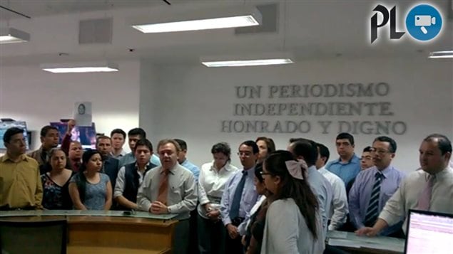 Sala de Redacción de Prensa Libre guarda minuto de silencio para honrar la memoria de los periodistas asesinados.