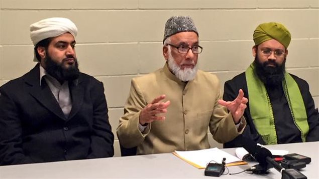 أئمّة كنديون أصدروا فتوى ضدّ تنظيم "الدولة الاسلاميّة" من بينهم إمام كالغاري سيّد سوهاروردي ( وسط الصورة)