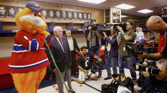 Youppi sort de sa retraite et reprend du service en rejoignant les rangs du Canadiens de Montréal en septembre 2005.