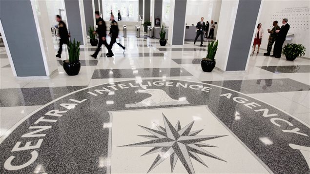 Entrada del edificio de la CIA en Virginia