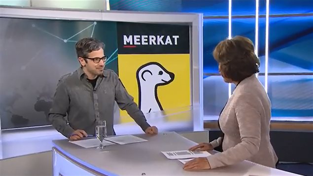 Matthieu Dugal avec Céline Galipeau au <em>Téléjournal</em> pour sa chronique « Sous le net » Matthieu Dugal avec Céline Galipeau au <em>Téléjournal</em> pour sa chronique « Sous le net »