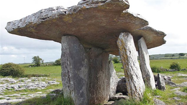 Un dolmen en Irlande -  Jon Sullivan