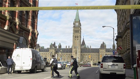 Le parlement d’Ottawa quelques minutes après la fusillade survenue le 22 octobre 2014