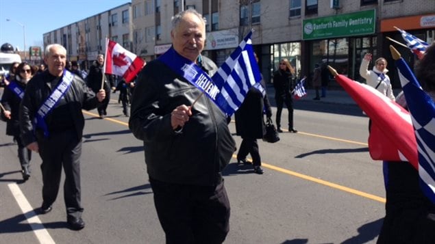 Au défilé des célébrations de l'indépendance grecque à Toronto
