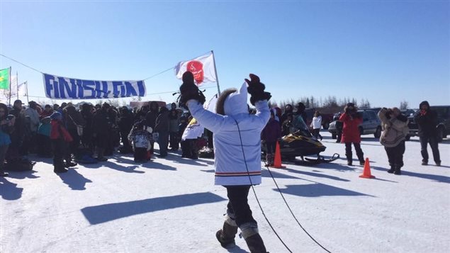 El Dr. Stanley Vollant a su llegada a Kuujjuaq, Lejano norte quebequense.