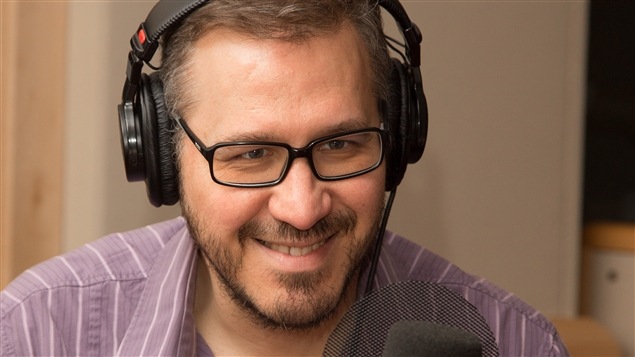 L'auteur, musicien et peintre Fredric Gary Comeau L'auteur, musicien et peintre Fredric Gary Comeau