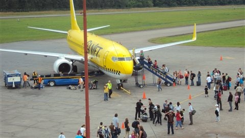 Un avion de CanJet Airlines à l'aéroport international de Golosón au Honduras en 2010. Photo: Wikipédia