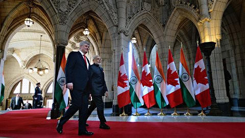 Le président de l’Inde, Narendra Modi, en compagnie du premier ministre du Canada, Steven Harper, à Ottawa