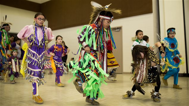 Une centaine de jeunes participent au programme « So You Think You Can Dance Pow Wow ».