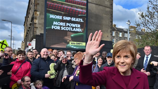 La primera ministra de Escocia y jefe del SNP, Nicola Sturgeon, el 30 abril 2015, en Edimburgo.