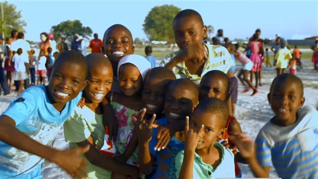 Niños de la Aldea Infantil SOS de Namibia, África.