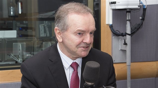 Le sénateur Serge Joyal, de passage dans notre studio. Le sénateur Serge Joyal, de passage dans notre studio.